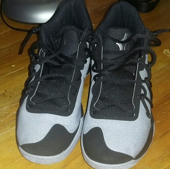 Shoes - Picture 2 of 3